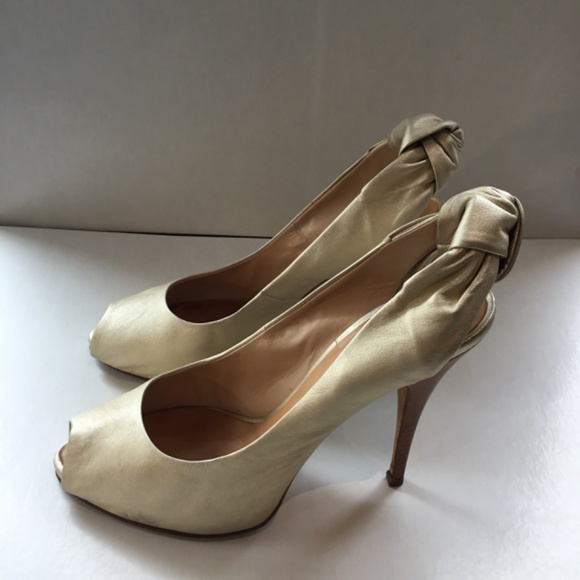 Giuseppe Zanotti Design Hammered Gold size 41 with 4 3/4 " heel - Picture 2 of 6